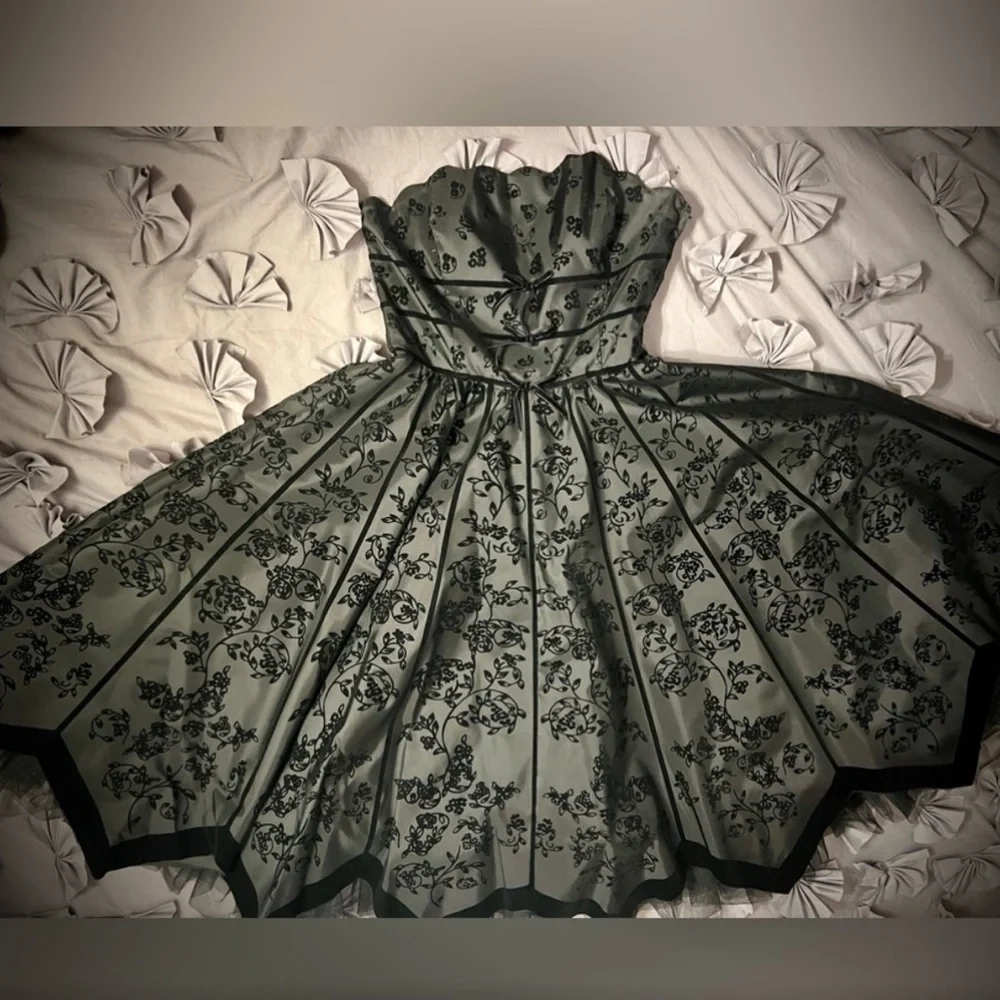 Rare Vintage Betsey Johnson Strapless Gray w/Black Velvet Trim Witchy Goth Dress - Picture 3 of 15